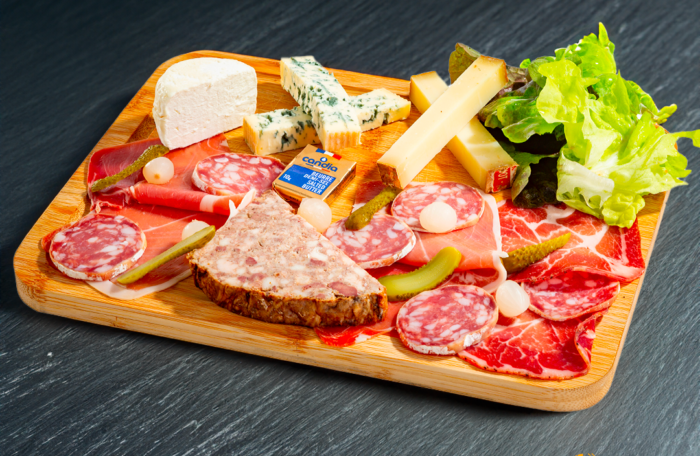 PLANCHE CHARCUTERIE<br>
& FROMAGES
