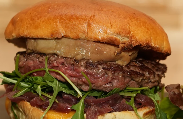 1901 au foie gras<br>
21.90€ double steak