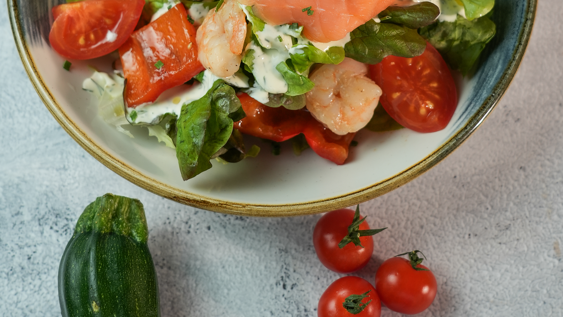 Salade fraîche servie à L’AGRICOLE à Nevers, visible sur la page d’accueil près des horaires du restaurant